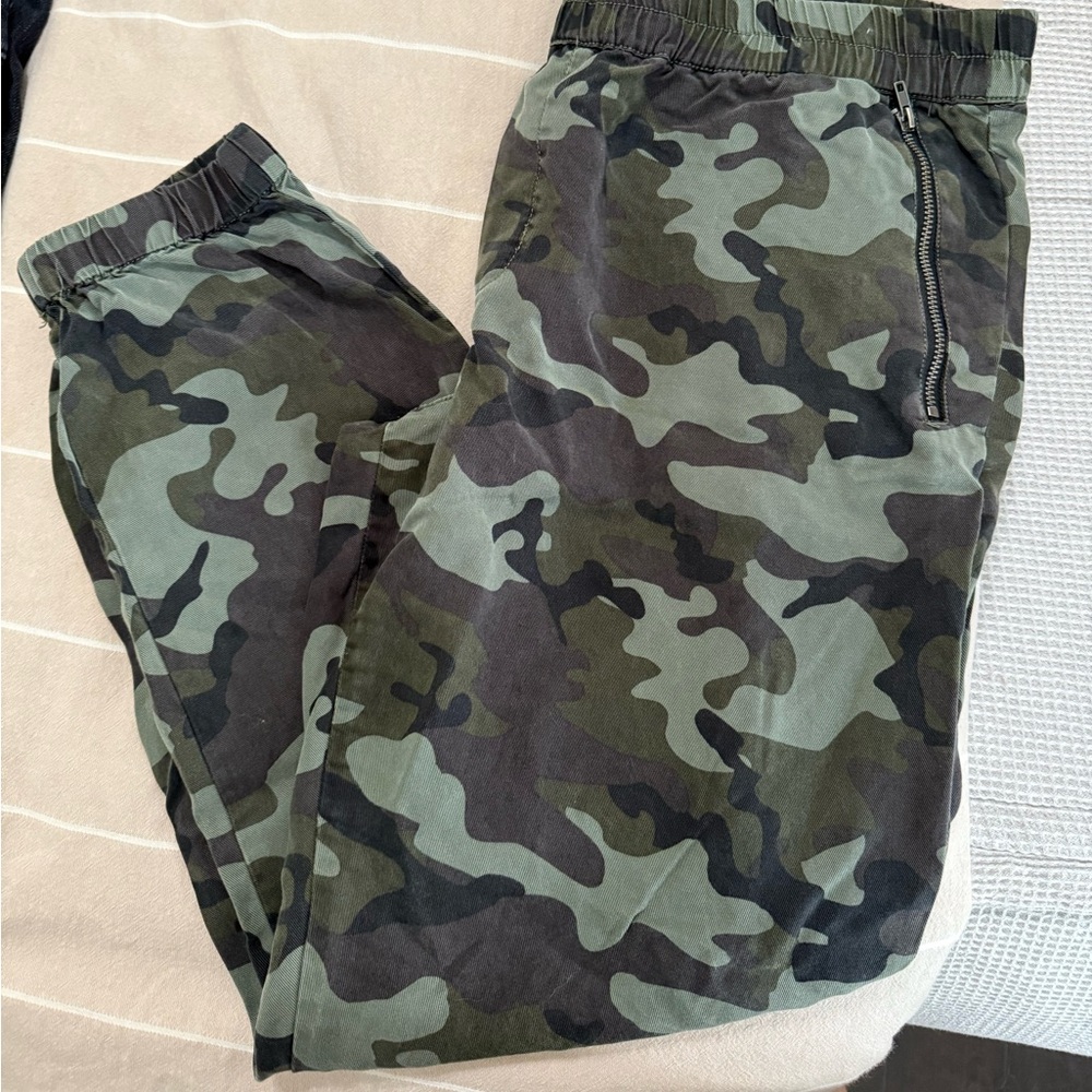 Dear John camo Joggers